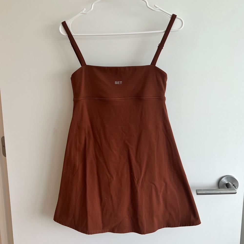SET ACTIVE Limited Edition Sportbody™ Daily Dress - Chestnut